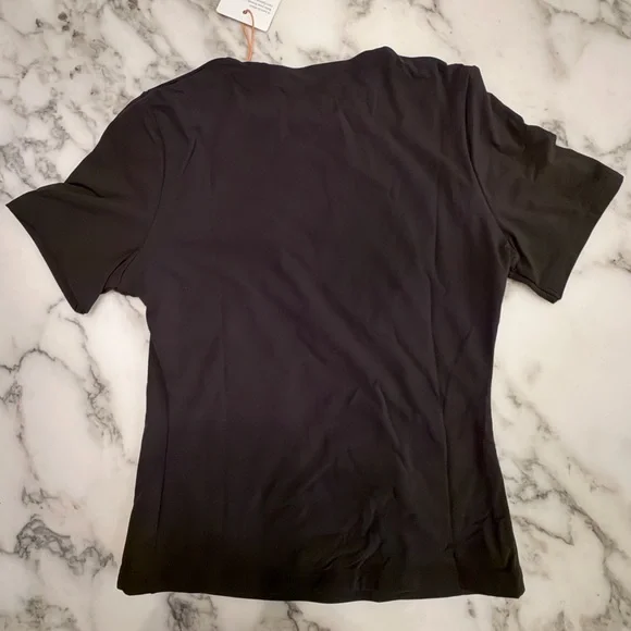 NWT Quince Womens Second Skin Cropped Tee Black Sleeved Top Sz XS - Picture 3 of 7